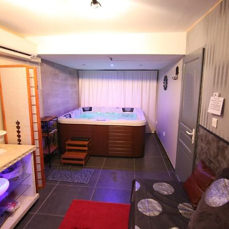 Suite Spa Acces Autonome 보케르 외부 사진