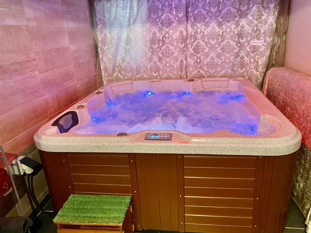 Suite Spa Acces Autonome 보케르 외부 사진