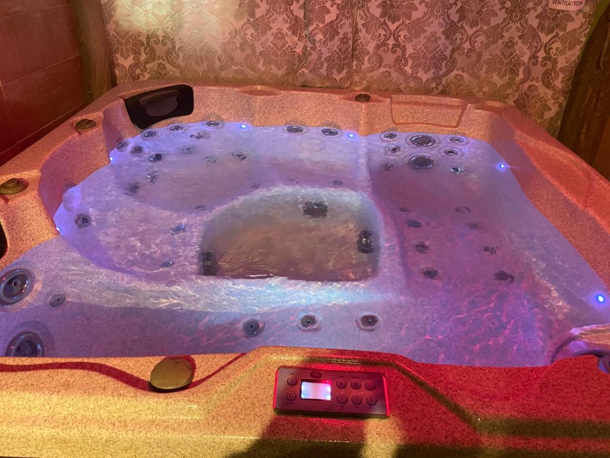 Suite Spa Acces Autonome 보케르 외부 사진