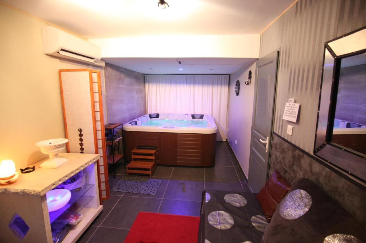Suite Spa Acces Autonome 보케르 외부 사진